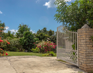 Picture of Gated entrance 